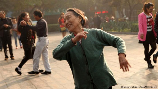رقص دردسرساز در خیابان‌های چین +عکس
