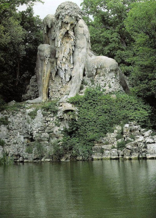 مجسمه کلوسوس غول پیکر در فلورانس ایتالیا
