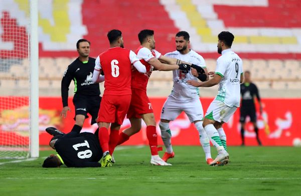 آقایی: حسینی فحش داد، من اخراج شدم