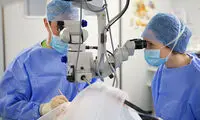 ربات جراح عمل چشم انجام داد