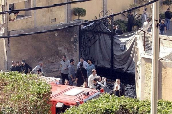 عکس:ورودی سفارت ایران پس از انفجار بیروت