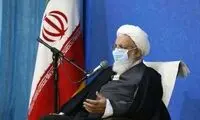 امام‌جمعه یزد: تربیت درست افراد با روحانیون است