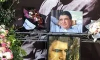در چهلم شجریان، مردم را به آرامگاهش راه ندادند