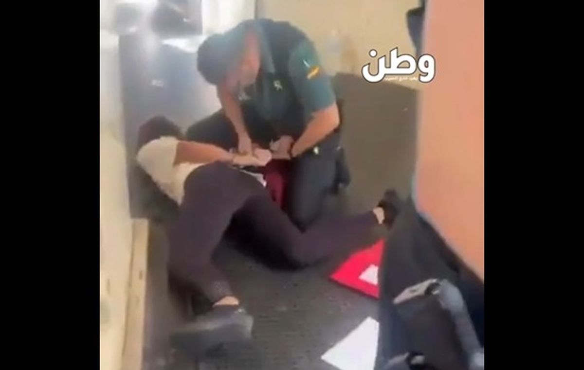 اخراج ۵۳ مسافر اسرائیلی از هواپیما در اسپانیا