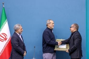 آهنگ هایده تیتر روزنامه اصولگرا شد