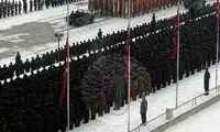دراز ترین فرد در مراسم تدفین رهبر کره/ عکس