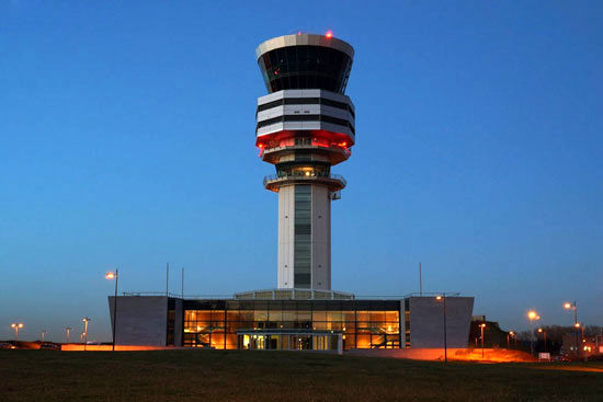 برج‌های مراقبت فرودگاه روزی فراموش می‌شوند؟