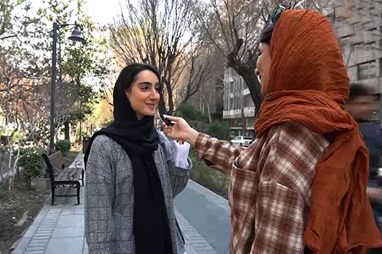 ویدیو؛ آواز خوانیِ تماشاییِ مردم در مرکزی‌ترین نقطه تهران