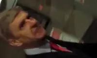 عکس: واکنش ونگر به فحاشی هواداران!