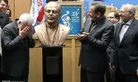 عکس: رونمایی از سردیس ظریف