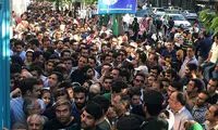 صفوف فوق العاده طولانی رأی در حسینیه ارشاد