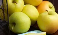 سیب اصلاح شده ژنتیکی که قهوه‌ای نمی‌شود