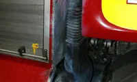 پرتاب نارنجک به ماشین آتش‌نشانی +عکس