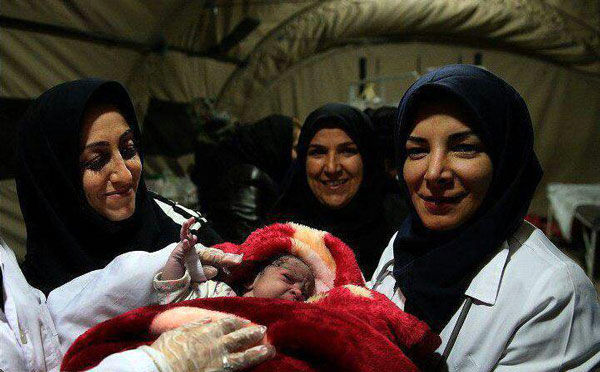 به دنیا آمدن نوزادی دیگر در بیمارستان صحرایی