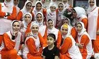 عکس بازی زنان هنرمند با تیم‌ملی والیبال