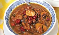 طرز تهیه آش ترش؛ آش آجیل ملایری ها!