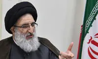 امام‌جمعه کرج: به حرف امام می‌رسیم که آمریکا هیچ غلطی نمی‌تواند بکند