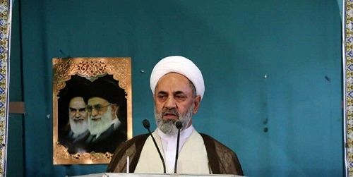 امام‌ جمعه رفسنجان: دختر نباید دوچرخه‌سواری کند