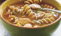 سوپ رژیمیِ مرغ و پاستا