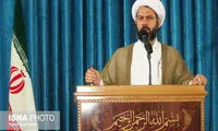 یک امام‌جمعه: استخوان مردم زیر بار گرانی شکست