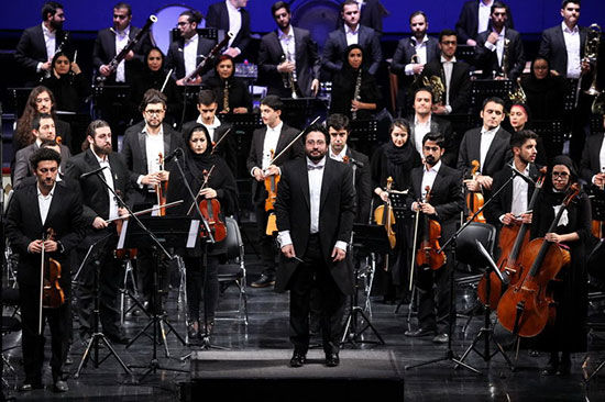 ارکستر آیسو برای تناولی و شیرهای ایرانی نواخت