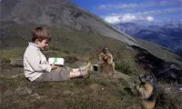 دوستی جالب سنجاب‌ها با پسربچه +عکس