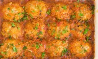 طرز تهیه کوفته کلم با سس مخصوص؛ فوری و خوشمزه