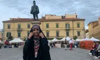 حجاب کامل مجری معروف در خارج از کشور