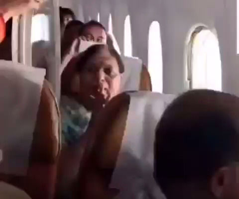 ویدئویی از یک سانحه هوایی که پنجره هوایپما کنده شد