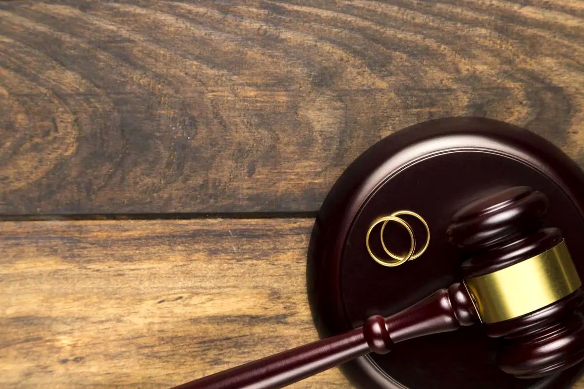 درخواست طلاق از سوی زنی که در 14 سالگی ازدواج کرد