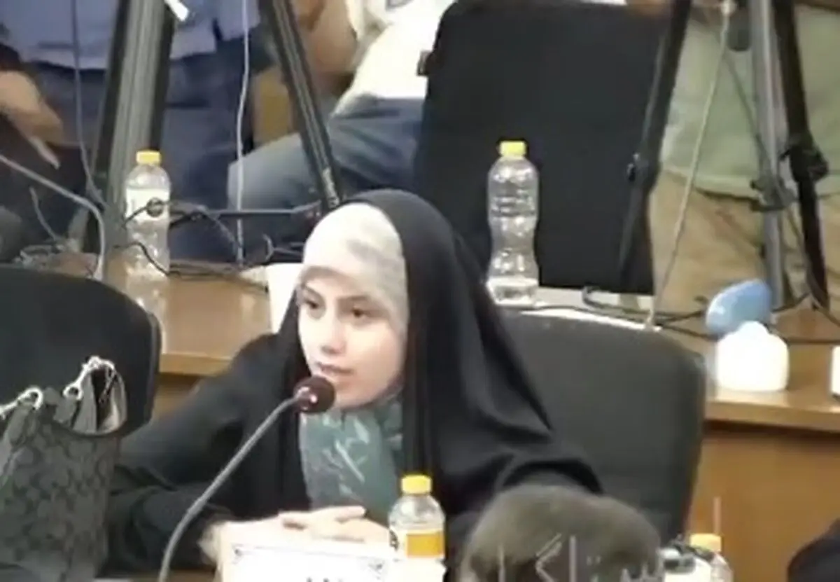 رفتار چندش‌آور یک خبرنگار جلوی دوربین وزارت خارجه