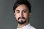 خواننده مشهور برای تشییع رهبر شهید راهی مشهد شد
