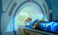 چرا نباید با فلز داخل دستگاه MRI رفت؟