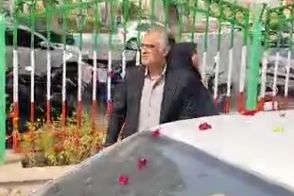 مدیر فرهنگ و ارشاد بوشهر گلباران شد
