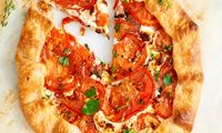 طرز تهیه نان و پنیر و گوجه؛ یک میان‌وعده خلاقانه و خوشمزه