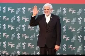 زبان بدن عارف در جشنواره فجر جلب‌توجه کرد