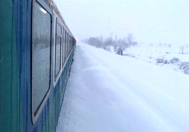 سرما تعدادی از قطارهای تهران-مشهد را حذف کرد
