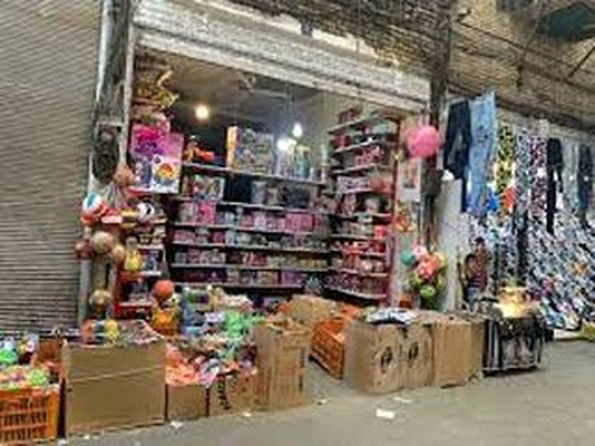   دست‌نوشته جالب در یک سوپرمارکتی خطاب به نوجوان‌ها 