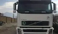 لحظه دلخراش ناپدید شدن یک پیرمرد زیر چرخ‌های تریلی