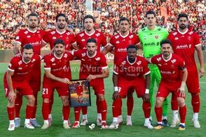 پرسپولیس با یک پوستر، جواب فحاشی تراکتوری‌ها را داد