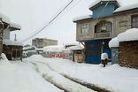 مردم منطقه سوادکوه تا کمر در برف گیر کردند!