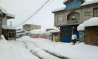مردم منطقه سوادکوه تا کمر در برف گیر کردند!