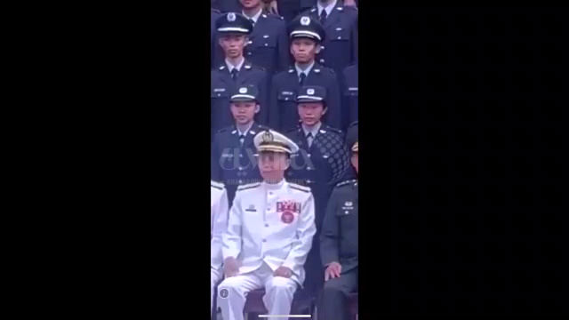 مشت یک درجه‌دار زن زیر کلاه فرمانده ارتش چین!