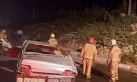 تصویری از سقوط وحشتناک پژو از ارتفاع ۵ متری در بزرگراه شهید بابایی!