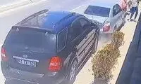 لحظه زیر گرفتن یک زن در ترکیه توسط خودروی شاسی بلند