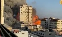 لحظه فروریختن چند برج مسکونی در حمله اسرائیل