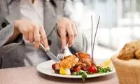 اگر سریع غذا می‌خورید، این مطلب را بخوانید