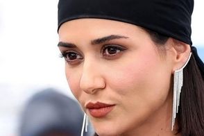 ژستِ بانمک پریناز ایزدیار برای عکاسان وایرال شد