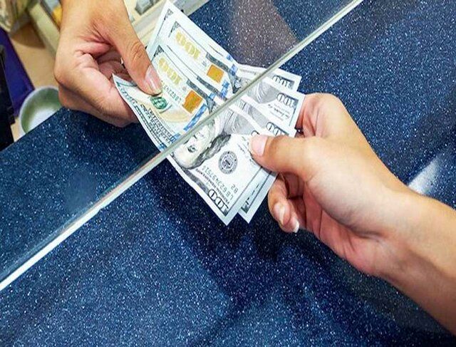 کاهش اندک قیمت ارز در مرکز مبادله ایران