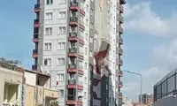 لحظه هولناک سقوط ناگهانی یک فرد از طبقه ۱۹ 